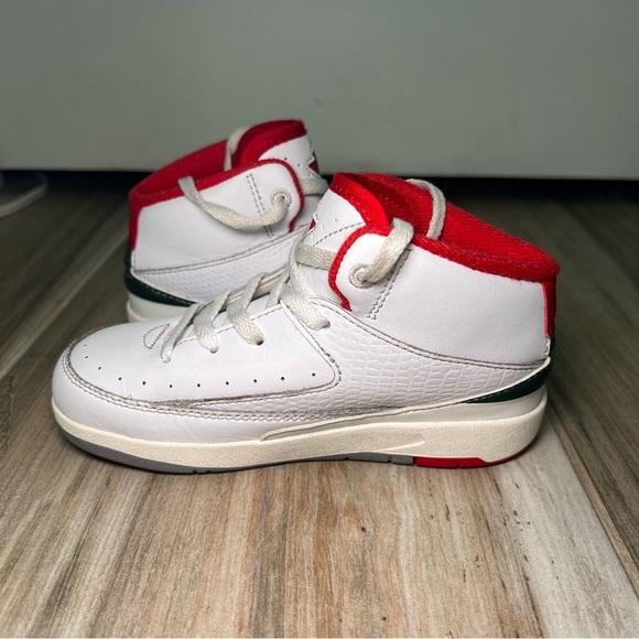 Nike AIR Jordan 2 Retro DQ8563-101 White Red Green Toddler Size 10C - Picture 6 of 10